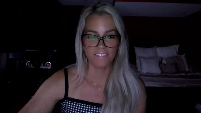 Gallery image thumbnail from Cora9's myfreecams stream on, 08/07/2025, 06:06 image 6 of 20