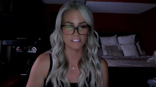 Gallery image thumbnail from Cora9's myfreecams stream on, 09/03/2025, 03:56 image 5 of 20
