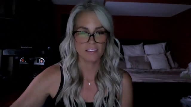 Gallery image thumbnail from Cora9's myfreecams stream on, 09/03/2025, 03:56 image 4 of 20