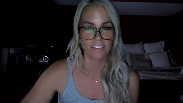 Gallery image thumbnail from Cora9's myfreecams stream on, 09/05/2025, 05:49 image 12 of 20