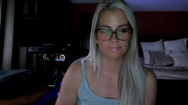 Gallery image thumbnail from Cora9's myfreecams stream on, 09/19/2025, 05:08 image 14 of 20