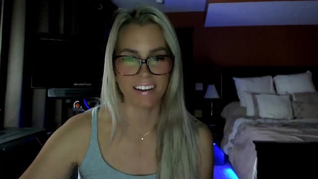 Gallery image thumbnail from Cora9's myfreecams stream on, 10/14/2025, 05:09 image 13 of 20