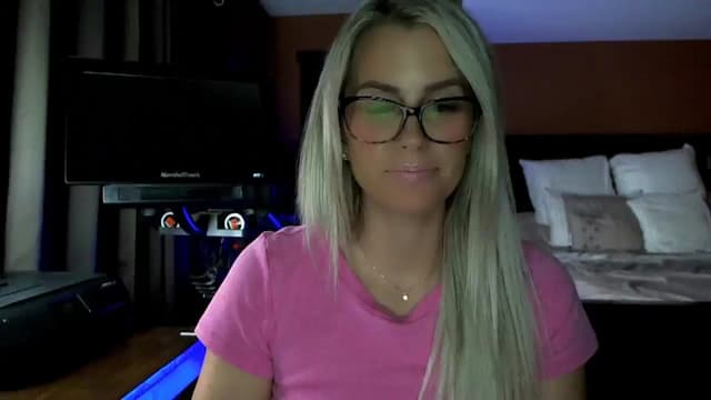 Gallery image thumbnail from Cora9's myfreecams stream on, 10/15/2025, 04:23 image 15 of 20
