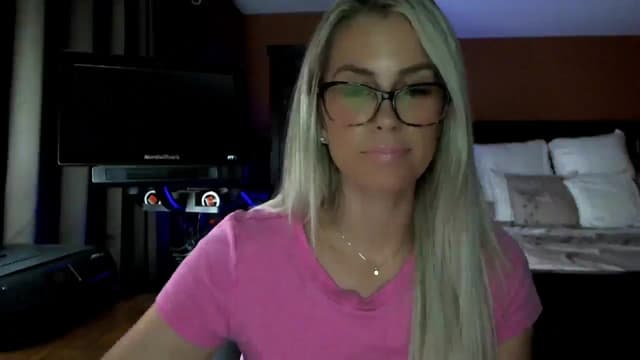Gallery image thumbnail from Cora9's myfreecams stream on, 10/15/2025, 04:55 image 6 of 20