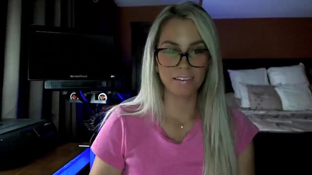 Gallery image thumbnail from Cora9's myfreecams stream on, 10/15/2025, 04:55 image 17 of 20