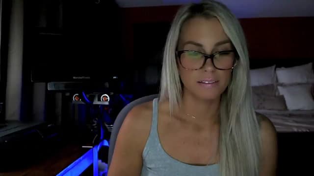 Gallery image thumbnail from Cora9's myfreecams stream on, 10/29/2025, 04:19 image 19 of 20