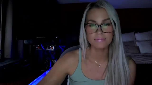 Gallery image thumbnail from Cora9's myfreecams stream on, 10/30/2025, 04:53 image 4 of 20