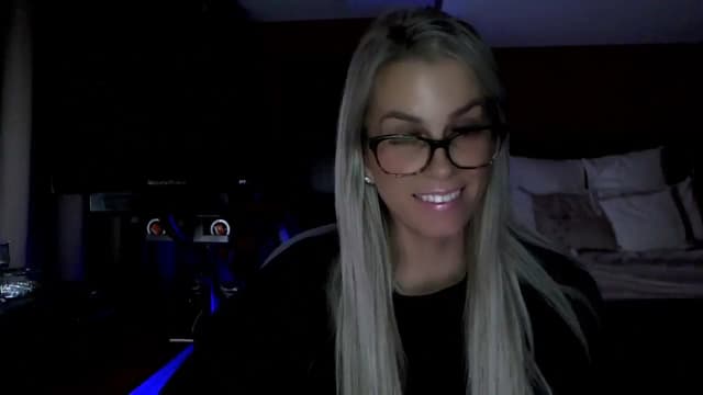Gallery image thumbnail from Cora9's myfreecams stream on, 01/06/2026, 06:05 image 18 of 20