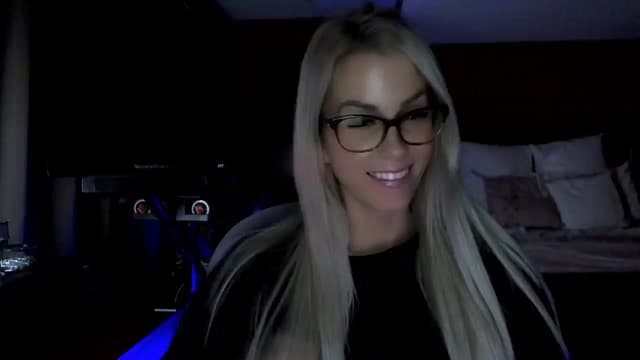 Gallery image thumbnail from Cora9's myfreecams stream on, 01/06/2026, 06:05 image 6 of 20