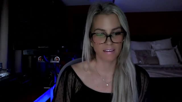 Gallery image thumbnail from Cora9's myfreecams stream on, 01/07/2026, 05:38 image 1 of 20