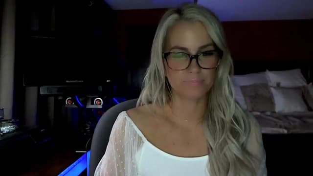 Gallery image thumbnail from Cora9's myfreecams stream on, 01/15/2026, 05:41 image 16 of 20