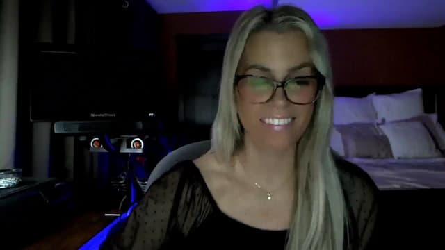 Gallery image thumbnail from Cora9's myfreecams stream on, 02/05/2026, 06:04 image 10 of 20