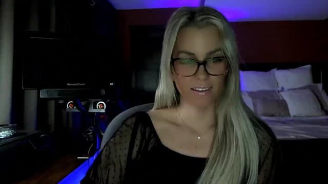 Gallery image thumbnail from Cora9's myfreecams stream on, 02/05/2026, 06:04 image 2 of 20