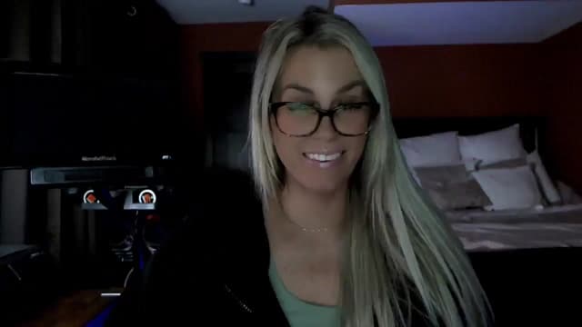 Gallery image thumbnail from Cora9's myfreecams stream on, 02/17/2026, 05:42 image 14 of 20