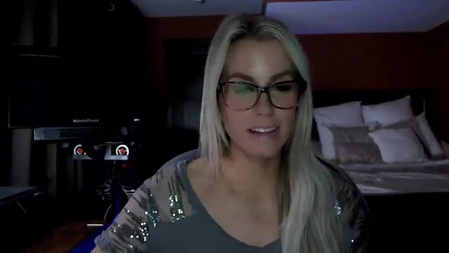 Gallery image thumbnail from Cora9's myfreecams stream on, 02/19/2026, 06:30 image 13 of 20