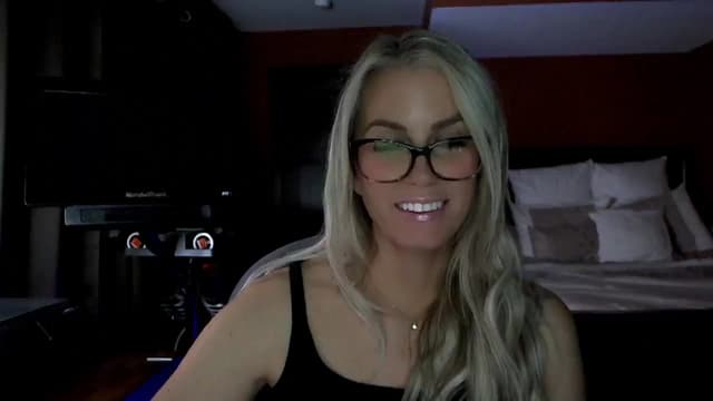 Gallery image thumbnail from Cora9's myfreecams stream on, 02/27/2026, 05:40 image 10 of 20