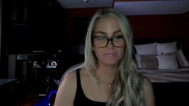 Gallery image thumbnail from Cora9's myfreecams stream on, 02/27/2026, 05:40 image 9 of 20