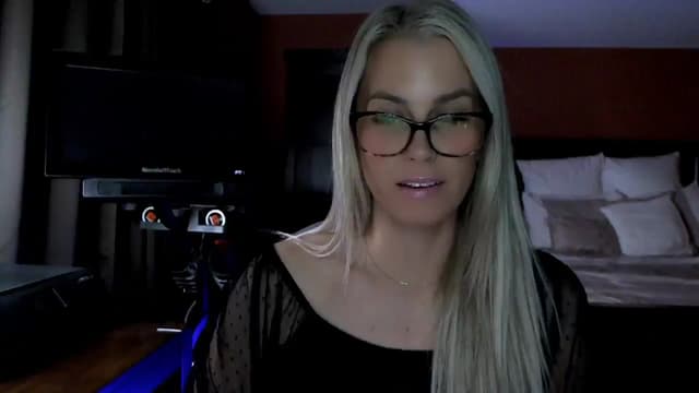 Gallery image thumbnail from Cora9's myfreecams stream on, 03/03/2026, 06:09 image 7 of 20