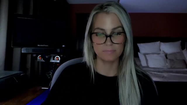 Gallery image thumbnail from Cora9's myfreecams stream on, 03/18/2026, 05:05 image 4 of 20
