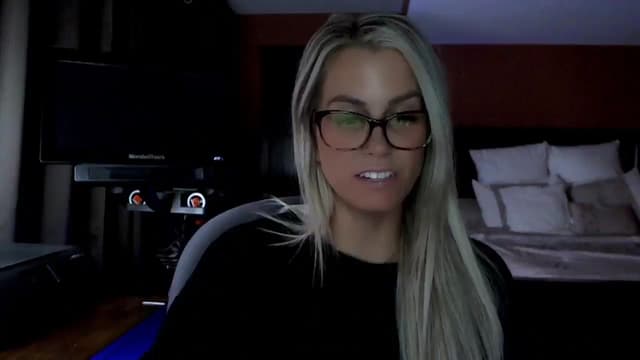 Gallery image thumbnail from Cora9's myfreecams stream on, 03/18/2026, 05:05 image 12 of 20