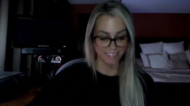Gallery image thumbnail from Cora9's myfreecams stream on, 03/18/2026, 05:05 image 6 of 20