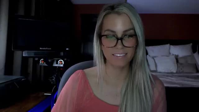 Gallery image thumbnail from Cora9's myfreecams stream on, 03/19/2026, 05:00 image 19 of 20
