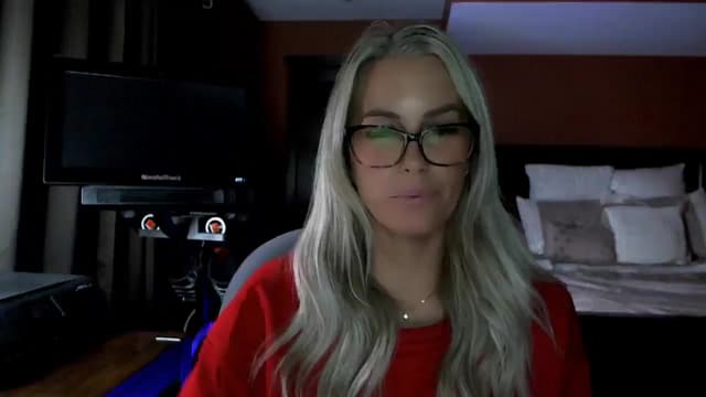 Gallery image thumbnail from Cora9's myfreecams stream on, 04/28/2026, 05:35 image 13 of 20