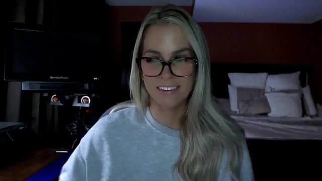 Gallery image thumbnail from Cora9's myfreecams stream on, 04/29/2026, 05:52 image 19 of 20