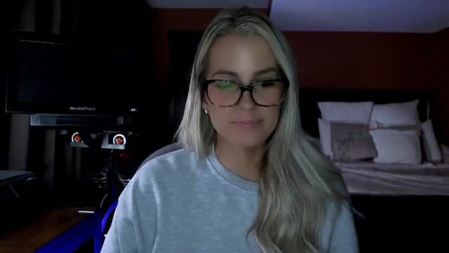 Gallery image thumbnail from Cora9's myfreecams stream on, 04/29/2026, 05:52 image 6 of 20