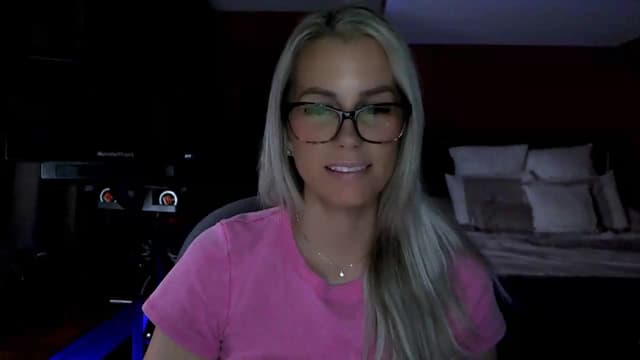 Gallery image thumbnail from Cora9's myfreecams stream on, 05/13/2026, 04:38 image 12 of 20