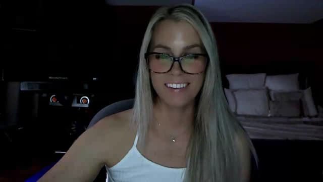 Gallery image thumbnail from Cora9's myfreecams stream on, 05/20/2026, 05:50 image 14 of 20