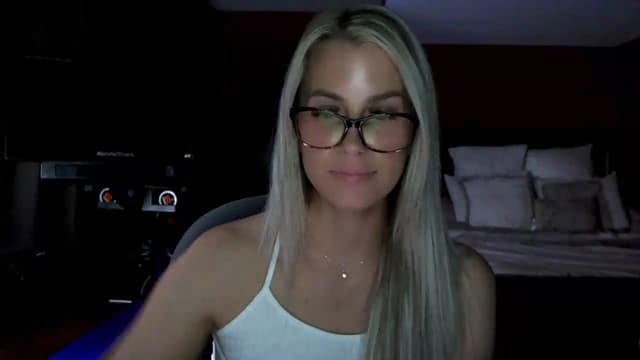 Gallery image thumbnail from Cora9's myfreecams stream on, 05/20/2026, 05:50 image 16 of 20