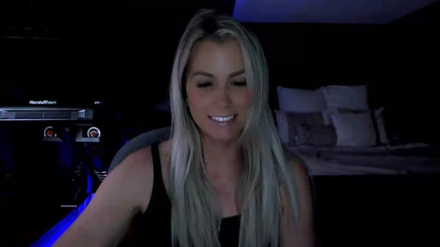 Gallery image thumbnail from Cora9's myfreecams stream on, 06/10/2026, 06:08 image 2 of 20