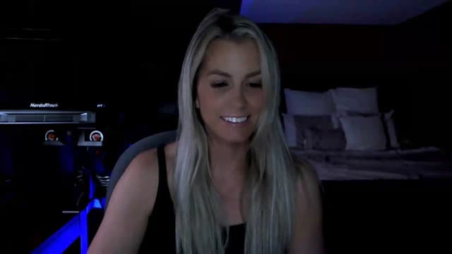 Gallery image thumbnail from Cora9's myfreecams stream on, 06/10/2026, 06:08 image 3 of 20