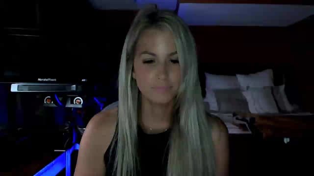 Gallery image thumbnail from Cora9's myfreecams stream on, 07/09/2026, 06:01 image 9 of 20