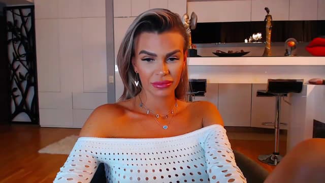 Gallery image thumbnail from D_y_y's myfreecams stream on, 12/05/2022, 24:28 image 4 of 20