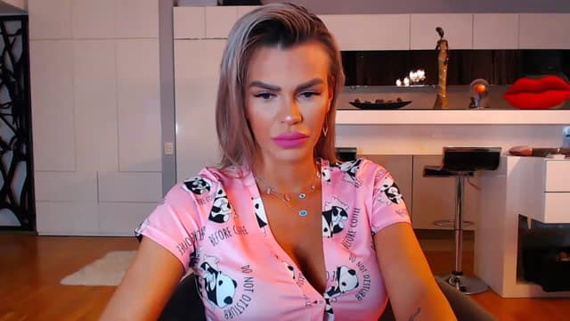 Gallery image thumbnail from D_y_y's myfreecams stream on, 12/08/2022, 01:58 image 2 of 20