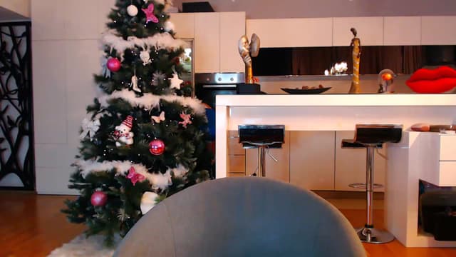 Gallery image thumbnail from D_y_y's myfreecams stream on, 12/13/2022, 03:30 image 5 of 20