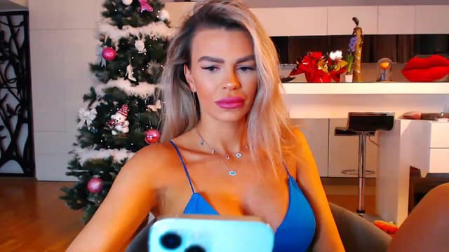 Gallery image thumbnail from D_y_y's myfreecams stream on, 12/19/2022, 02:38 image 2 of 20