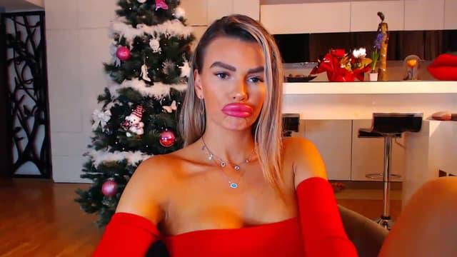 Gallery image thumbnail from D_y_y's myfreecams stream on, 12/20/2022, 02:59 image 19 of 20