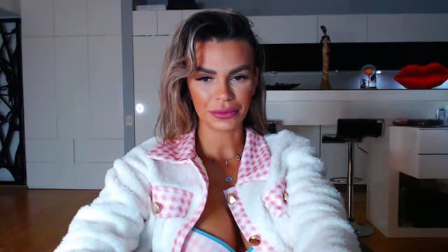 Gallery image thumbnail from D_y_y's myfreecams stream on, 01/04/2023, 05:45 image 10 of 20