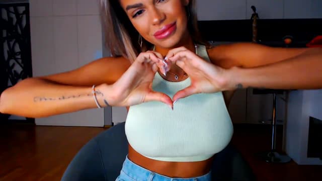 Gallery image thumbnail from D_y_y's myfreecams stream on, 01/16/2023, 04:40 image 18 of 20