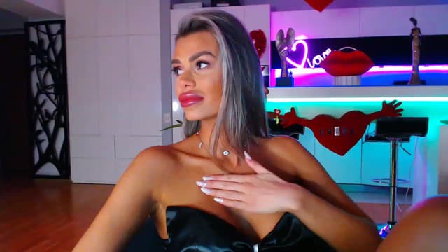 Gallery image thumbnail from D_y_y's myfreecams stream on, 02/12/2023, 05:45 image 2 of 20