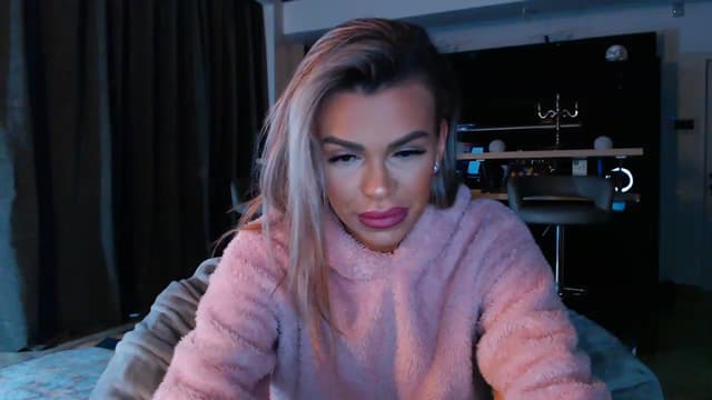 Gallery image thumbnail from D_y_y's myfreecams stream on, 03/28/2023, 04:29 image 13 of 20