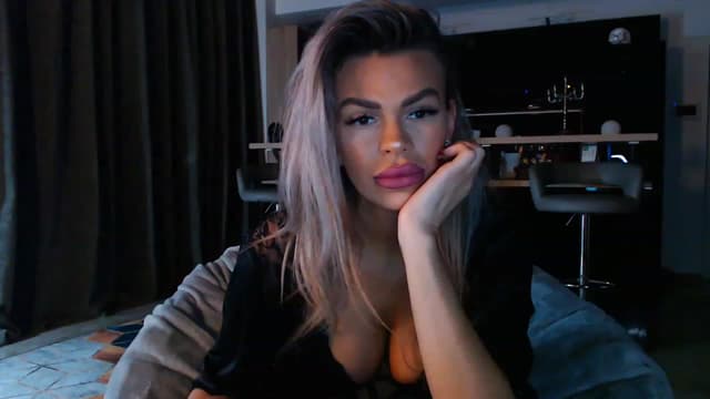 Gallery image thumbnail from D_y_y's myfreecams stream on, 03/30/2023, 04:18 image 10 of 20