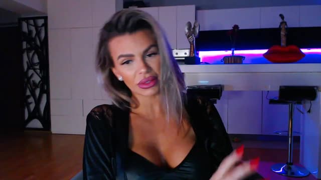 Gallery image thumbnail from D_y_y's myfreecams stream on, 04/01/2023, 04:46 image 10 of 20