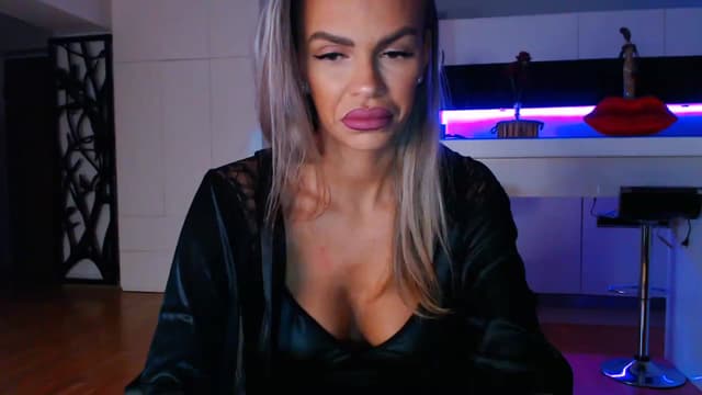 Gallery image thumbnail from D_y_y's myfreecams stream on, 04/01/2023, 04:46 image 4 of 20