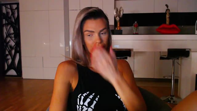 Gallery image thumbnail from D_y_y's myfreecams stream on, 10/06/2023, 03:18 image 10 of 20