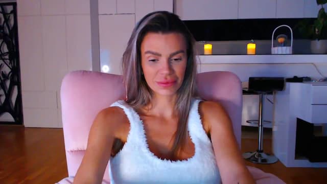 Gallery image thumbnail from D_y_y's myfreecams stream on, 11/18/2023, 05:53 image 19 of 20