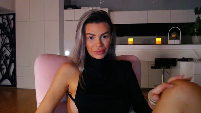 Gallery image thumbnail from D_y_y's myfreecams stream on, 11/19/2023, 03:52 image 16 of 20